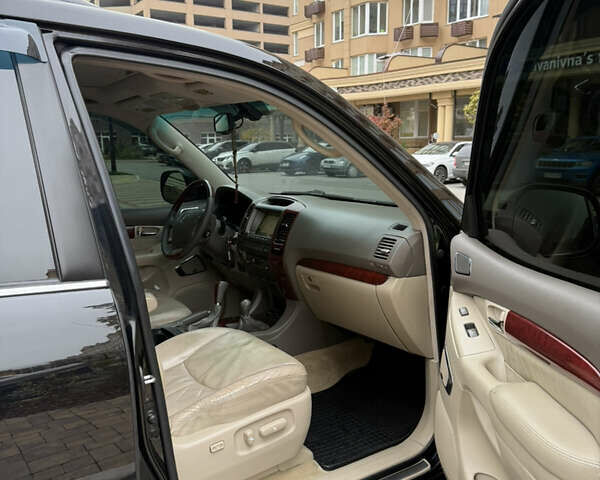 Чорний Лексус ГХ, об'ємом двигуна 4.66 л та пробігом 288 тис. км за 17800 $, фото 8 на Automoto.ua