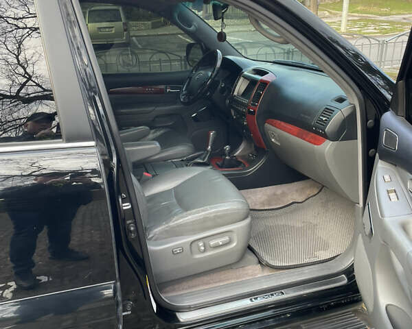 Чорний Лексус ГХ, об'ємом двигуна 4.7 л та пробігом 181 тис. км за 23000 $, фото 7 на Automoto.ua