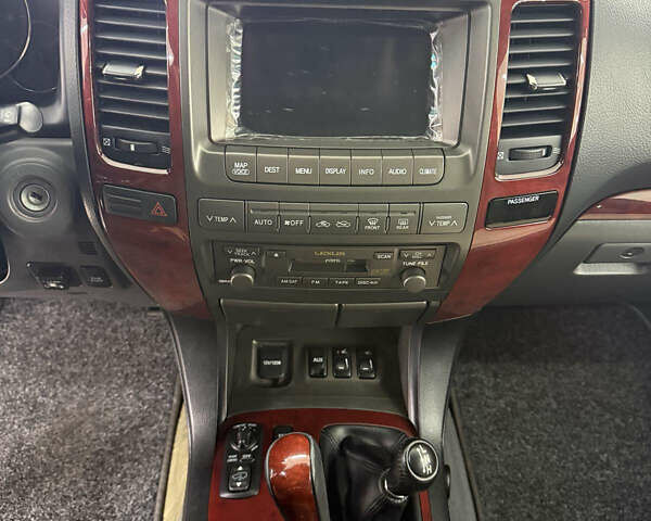 Черный Лексус ГХ, объемом двигателя 4.66 л и пробегом 50 тыс. км за 29500 $, фото 16 на Automoto.ua