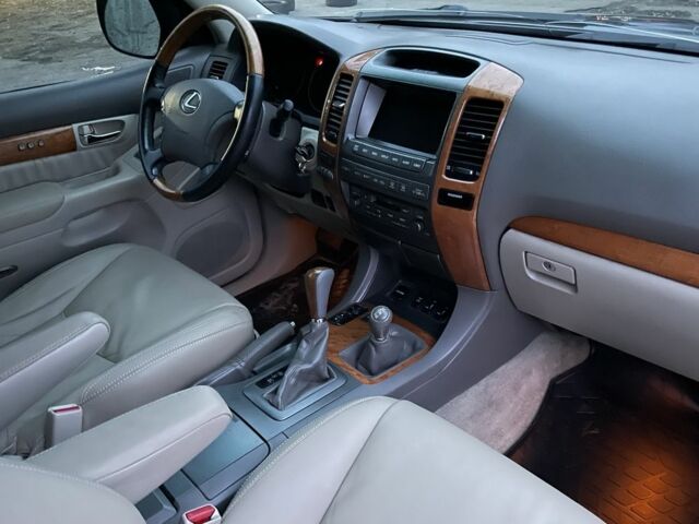 Черный Лексус ГХ, объемом двигателя 4.7 л и пробегом 235 тыс. км за 13800 $, фото 11 на Automoto.ua