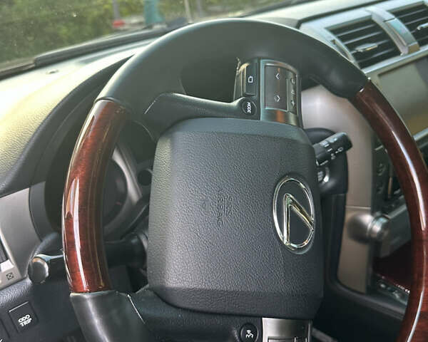 Черный Лексус ГХ, объемом двигателя 4.6 л и пробегом 260 тыс. км за 23500 $, фото 6 на Automoto.ua