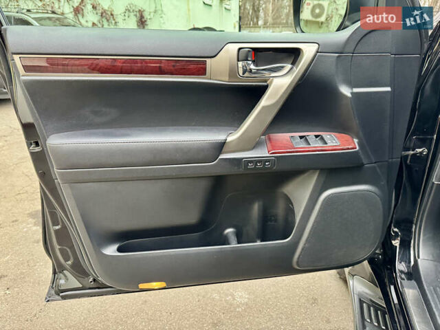 Чорний Лексус ГХ, об'ємом двигуна 4.61 л та пробігом 293 тис. км за 23999 $, фото 9 на Automoto.ua