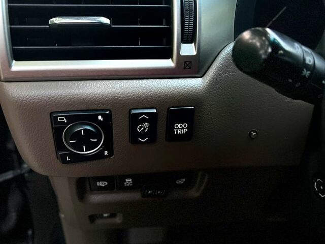 Черный Лексус ГХ, объемом двигателя 4.6 л и пробегом 184 тыс. км за 24300 $, фото 6 на Automoto.ua