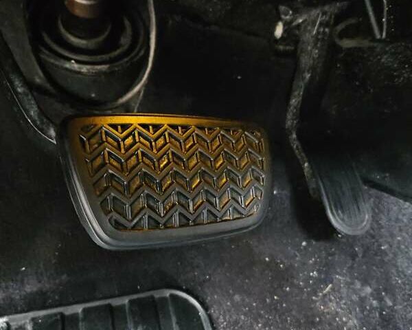 Черный Лексус ГХ, объемом двигателя 4.6 л и пробегом 150 тыс. км за 24500 $, фото 11 на Automoto.ua