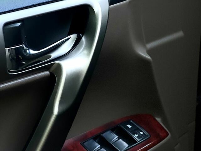 Черный Лексус ГХ, объемом двигателя 4.6 л и пробегом 184 тыс. км за 24300 $, фото 9 на Automoto.ua