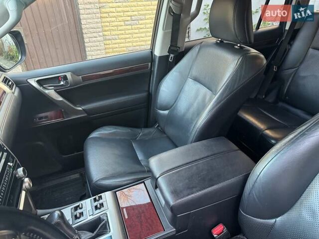 Чорний Лексус ГХ, об'ємом двигуна 4.61 л та пробігом 230 тис. км за 32000 $, фото 11 на Automoto.ua