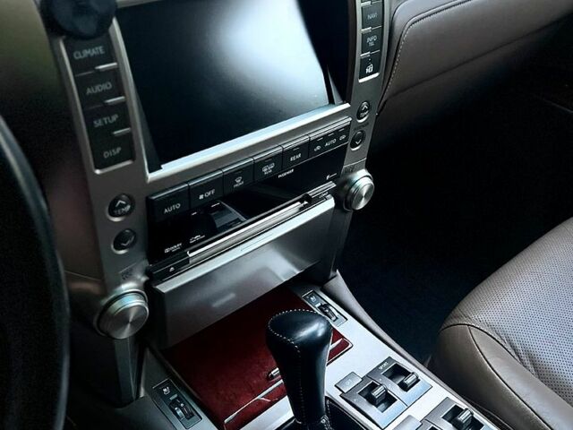 Черный Лексус ГХ, объемом двигателя 4.6 л и пробегом 184 тыс. км за 24300 $, фото 4 на Automoto.ua