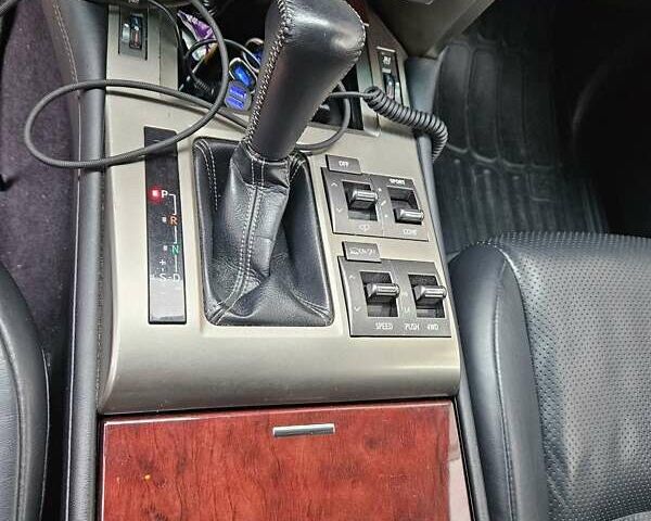 Черный Лексус ГХ, объемом двигателя 4.6 л и пробегом 150 тыс. км за 24500 $, фото 12 на Automoto.ua