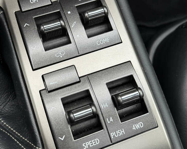 Чорний Лексус ГХ, об'ємом двигуна 4.61 л та пробігом 293 тис. км за 23999 $, фото 19 на Automoto.ua