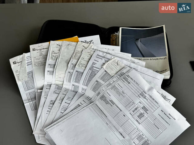 Черный Лексус ГХ, объемом двигателя 4.61 л и пробегом 230 тыс. км за 30500 $, фото 2 на Automoto.ua