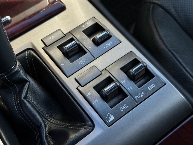 Чорний Лексус ГХ, об'ємом двигуна 4.6 л та пробігом 171 тис. км за 22500 $, фото 21 на Automoto.ua