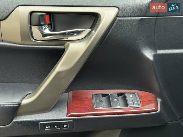 Чорний Лексус ГХ, об'ємом двигуна 4.61 л та пробігом 293 тис. км за 23999 $, фото 10 на Automoto.ua