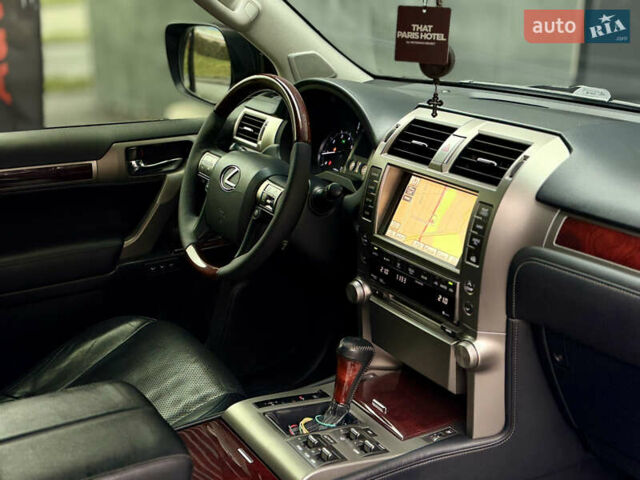 Чорний Лексус ГХ, об'ємом двигуна 4.6 л та пробігом 199 тис. км за 28000 $, фото 19 на Automoto.ua