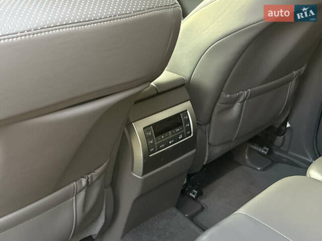 Чорний Лексус ГХ, об'ємом двигуна 4.61 л та пробігом 152 тис. км за 27500 $, фото 15 на Automoto.ua