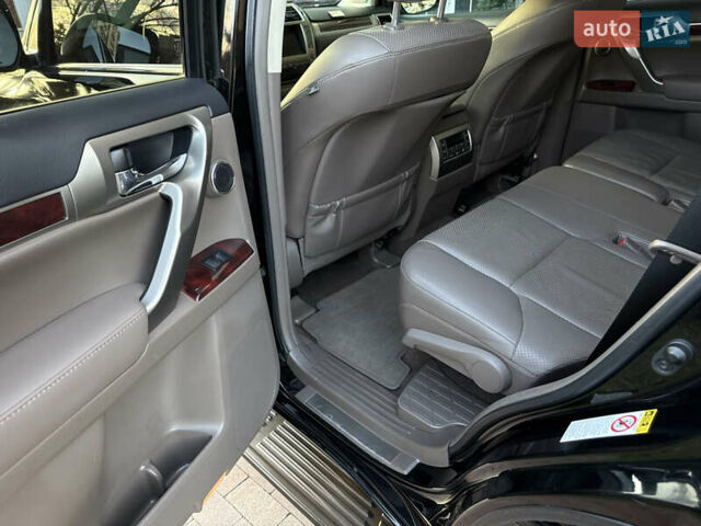 Чорний Лексус ГХ, об'ємом двигуна 4.61 л та пробігом 152 тис. км за 27500 $, фото 13 на Automoto.ua