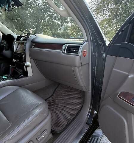Черный Лексус ГХ, объемом двигателя 4.6 л и пробегом 212 тыс. км за 26500 $, фото 4 на Automoto.ua