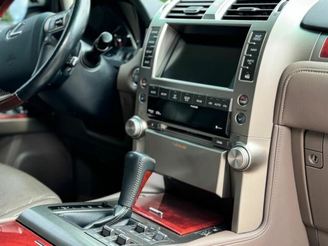 Черный Лексус ГХ, объемом двигателя 0 л и пробегом 208 тыс. км за 30300 $, фото 10 на Automoto.ua