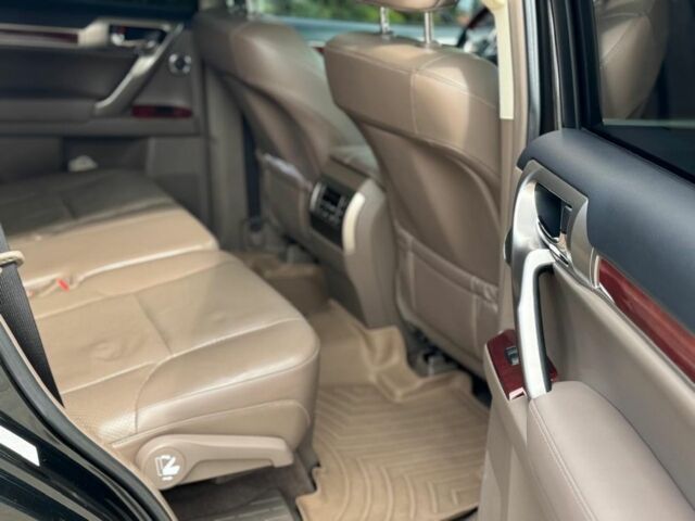 Черный Лексус ГХ, объемом двигателя 0 л и пробегом 208 тыс. км за 30300 $, фото 17 на Automoto.ua