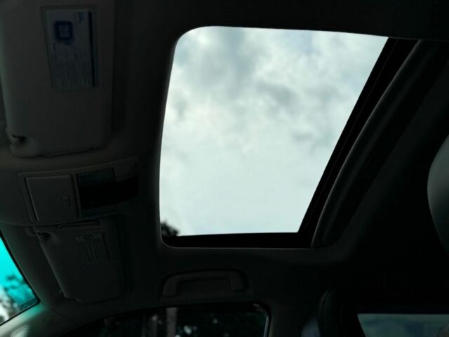 Черный Лексус ГХ, объемом двигателя 0 л и пробегом 208 тыс. км за 30300 $, фото 21 на Automoto.ua