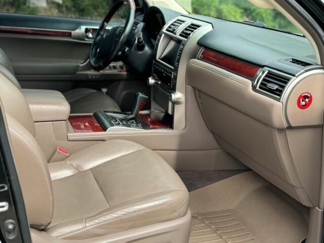 Черный Лексус ГХ, объемом двигателя 0 л и пробегом 208 тыс. км за 30300 $, фото 15 на Automoto.ua