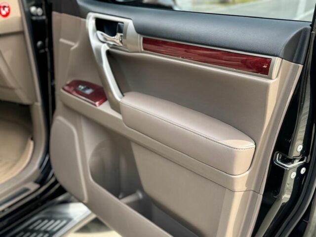 Черный Лексус ГХ, объемом двигателя 0 л и пробегом 208 тыс. км за 30300 $, фото 11 на Automoto.ua