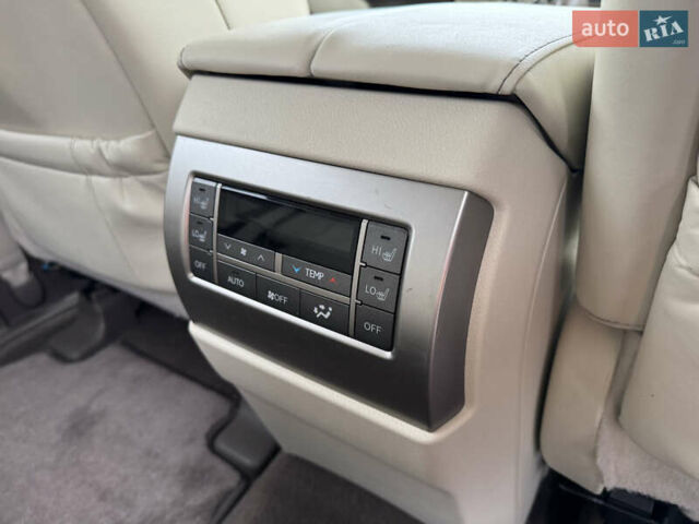 Чорний Лексус ГХ, об'ємом двигуна 4.6 л та пробігом 147 тис. км за 29999 $, фото 18 на Automoto.ua