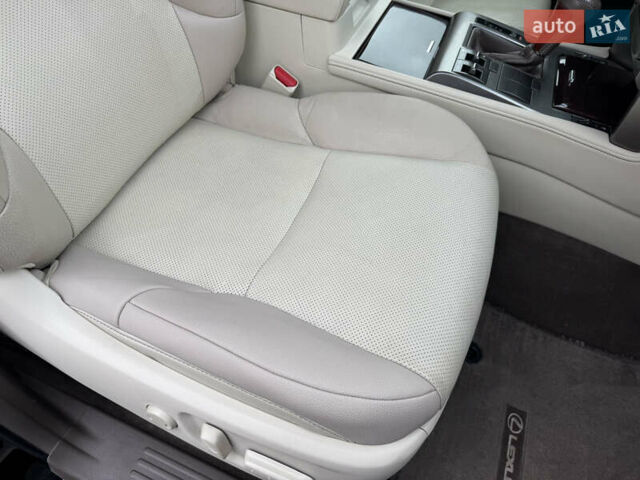 Чорний Лексус ГХ, об'ємом двигуна 4.6 л та пробігом 147 тис. км за 29999 $, фото 12 на Automoto.ua