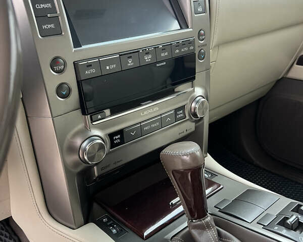 Чорний Лексус ГХ, об'ємом двигуна 4.61 л та пробігом 119 тис. км за 32700 $, фото 26 на Automoto.ua