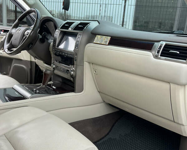 Чорний Лексус ГХ, об'ємом двигуна 4.61 л та пробігом 119 тис. км за 32700 $, фото 24 на Automoto.ua