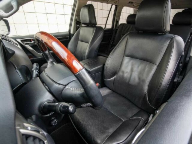 Черный Лексус ГХ, объемом двигателя 4.6 л и пробегом 74 тыс. км за 9400 $, фото 6 на Automoto.ua