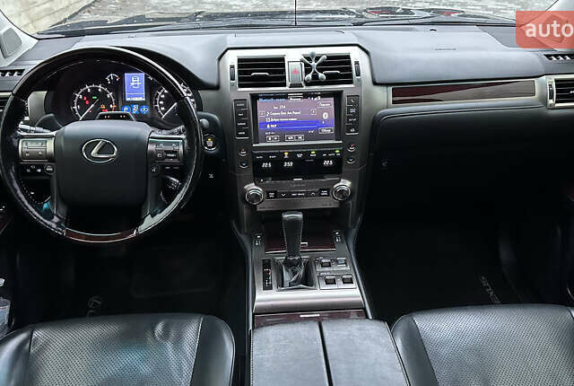 Черный Лексус ГХ, объемом двигателя 4.6 л и пробегом 140 тыс. км за 34900 $, фото 9 на Automoto.ua