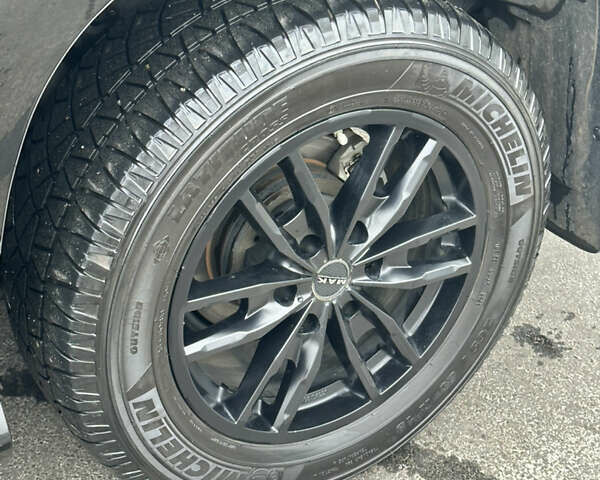 Черный Лексус ГХ, объемом двигателя 4.61 л и пробегом 145 тыс. км за 42000 $, фото 6 на Automoto.ua