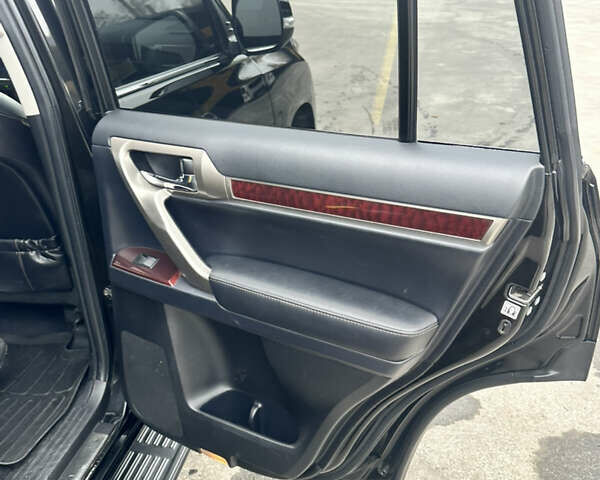 Черный Лексус ГХ, объемом двигателя 4.61 л и пробегом 145 тыс. км за 42000 $, фото 5 на Automoto.ua