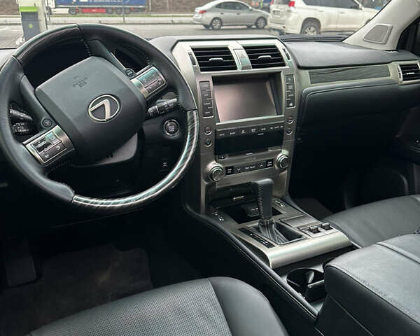 Чорний Лексус ГХ, об'ємом двигуна 4.61 л та пробігом 108 тис. км за 40800 $, фото 15 на Automoto.ua