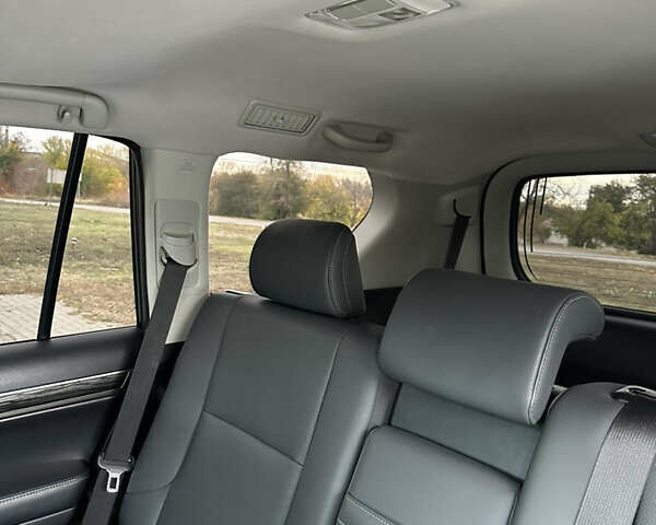 Чорний Лексус ГХ, об'ємом двигуна 4.61 л та пробігом 108 тис. км за 40800 $, фото 17 на Automoto.ua