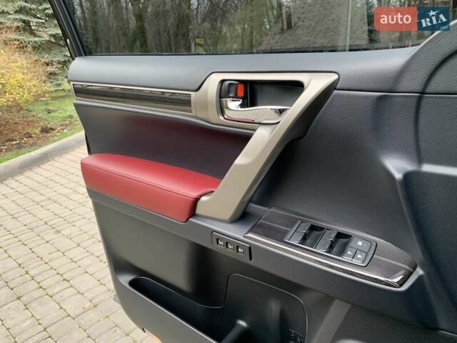 Чорний Лексус ГХ, об'ємом двигуна 4.61 л та пробігом 15 тис. км за 61000 $, фото 23 на Automoto.ua