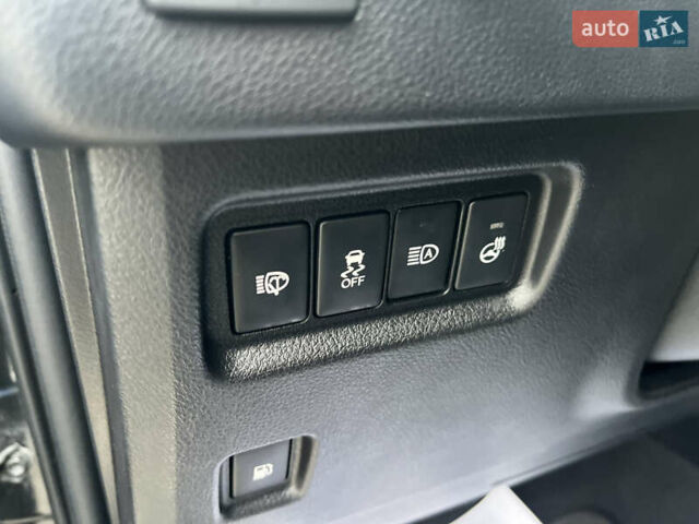 Черный Лексус ГХ, объемом двигателя 4.61 л и пробегом 49 тыс. км за 67000 $, фото 32 на Automoto.ua