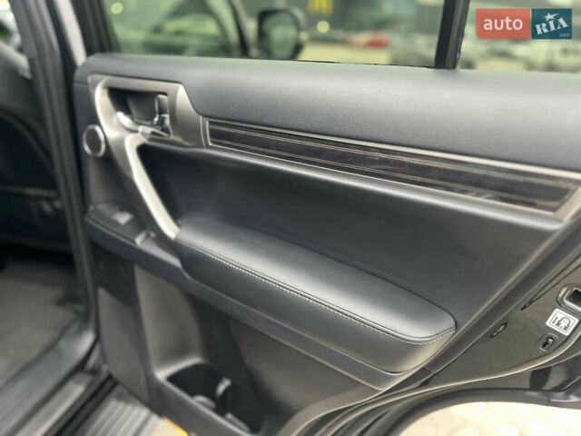 Черный Лексус ГХ, объемом двигателя 4.61 л и пробегом 49 тыс. км за 67000 $, фото 42 на Automoto.ua