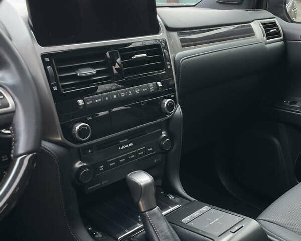 Черный Лексус ГХ, объемом двигателя 4.6 л и пробегом 95 тыс. км за 38300 $, фото 10 на Automoto.ua