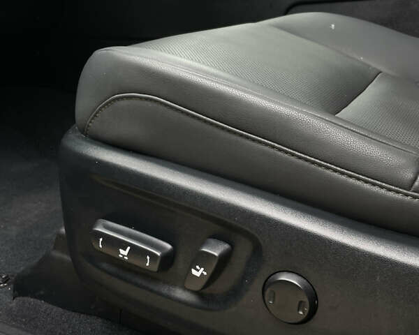 Черный Лексус ГХ, объемом двигателя 4.6 л и пробегом 95 тыс. км за 38300 $, фото 8 на Automoto.ua