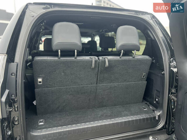 Черный Лексус ГХ, объемом двигателя 4.61 л и пробегом 49 тыс. км за 67000 $, фото 25 на Automoto.ua