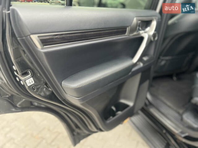 Чорний Лексус ГХ, об'ємом двигуна 4.61 л та пробігом 49 тис. км за 69000 $, фото 46 на Automoto.ua