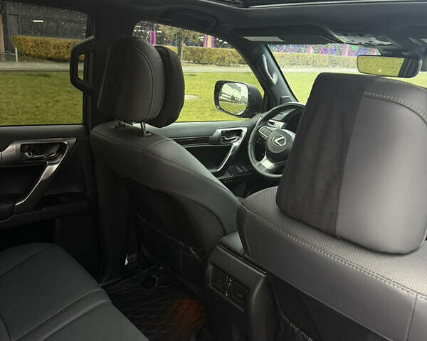 Черный Лексус ГХ, объемом двигателя 4.61 л и пробегом 60 тыс. км за 80000 $, фото 24 на Automoto.ua