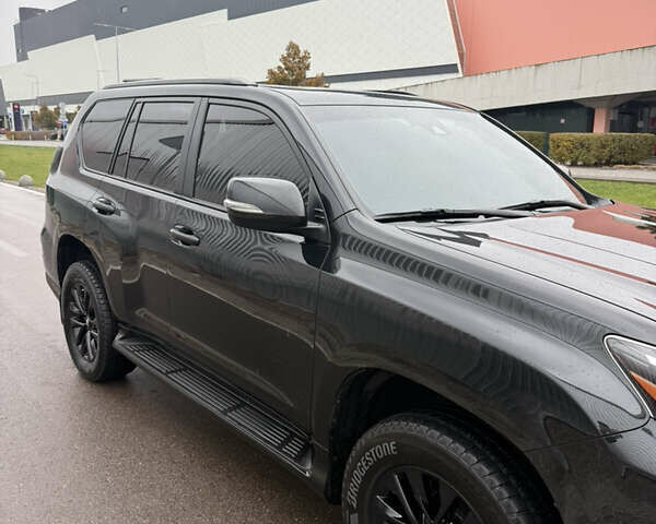 Черный Лексус ГХ, объемом двигателя 4.61 л и пробегом 60 тыс. км за 80000 $, фото 2 на Automoto.ua