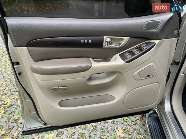 Коричневий Лексус ГХ, об'ємом двигуна 4.7 л та пробігом 350 тис. км за 13700 $, фото 9 на Automoto.ua