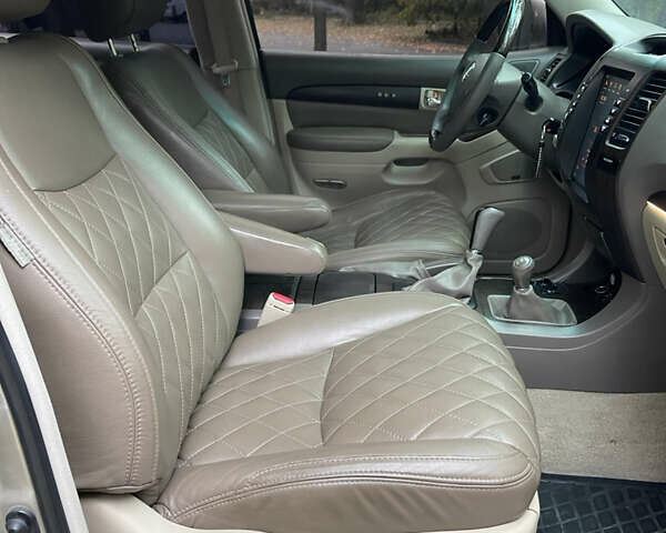 Коричневый Лексус ГХ, объемом двигателя 4.7 л и пробегом 392 тыс. км за 13400 $, фото 22 на Automoto.ua