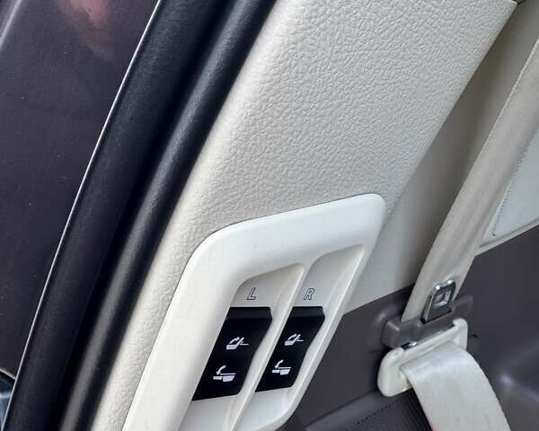 Коричневый Лексус ГХ, объемом двигателя 4.61 л и пробегом 179 тыс. км за 28800 $, фото 6 на Automoto.ua