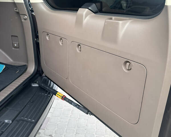 Коричневый Лексус ГХ, объемом двигателя 4.61 л и пробегом 173 тыс. км за 32309 $, фото 51 на Automoto.ua