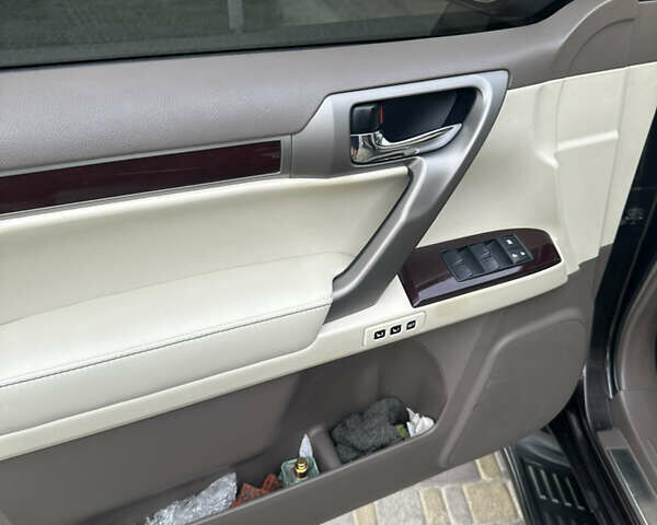 Коричневый Лексус ГХ, объемом двигателя 4.61 л и пробегом 173 тыс. км за 32309 $, фото 42 на Automoto.ua