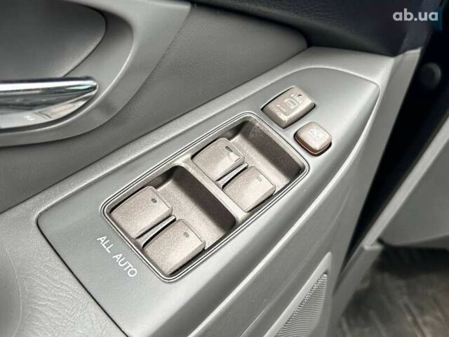 Лексус ГХ, объемом двигателя 4.7 л и пробегом 367 тыс. км за 19000 $, фото 10 на Automoto.ua